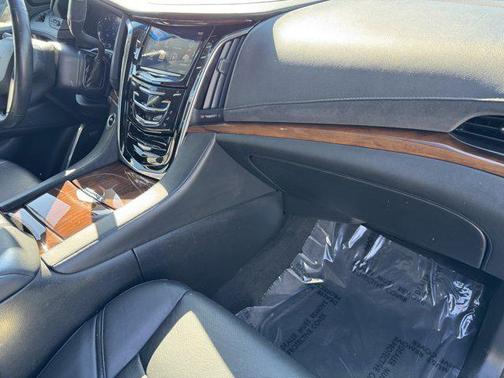 2016 Cadillac Escalade Luxury