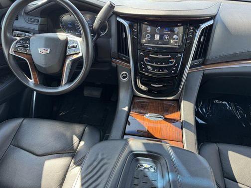 2016 Cadillac Escalade Luxury