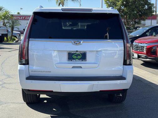 2016 Cadillac Escalade Luxury