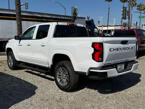 Summit White 2026 Chevrolet Colorado LT