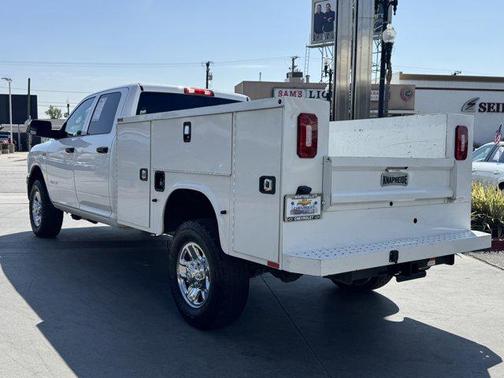 2022 RAM 2500 Tradesman Crew Cab 4x4 8' Box