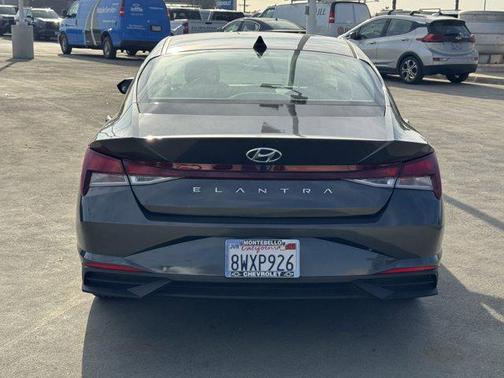 2021 Hyundai ELANTRA SEL