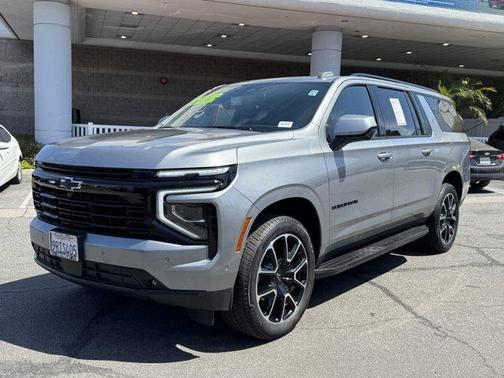 2025 Chevrolet Suburban RST