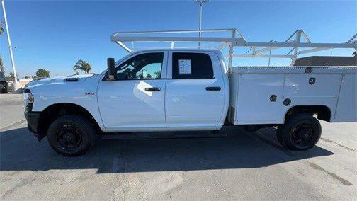 2022 RAM 2500 Tradesman Crew Cab 4x4 8' Box