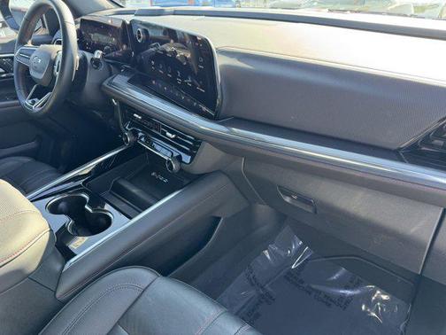 2025 Chevrolet Suburban RST