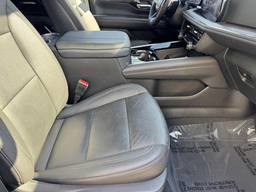 2025 Chevrolet Suburban 4WD Z71