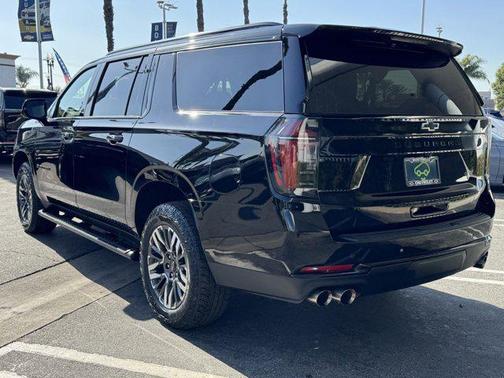 2025 Chevrolet Suburban 4WD Z71