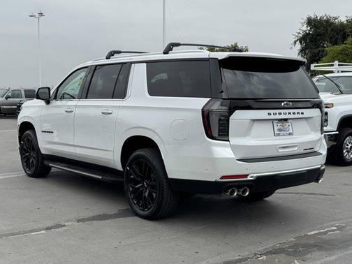 2025 Chevrolet Suburban Premier