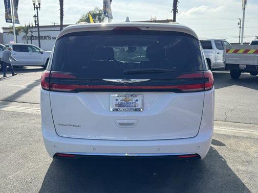 2022 Chrysler Pacifica Touring L