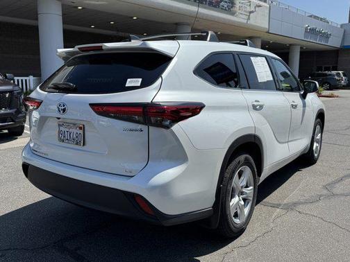 2022 Toyota Highlander Hybrid LE