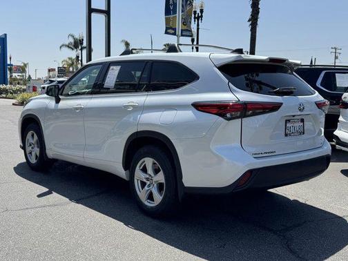 2022 Toyota Highlander Hybrid LE