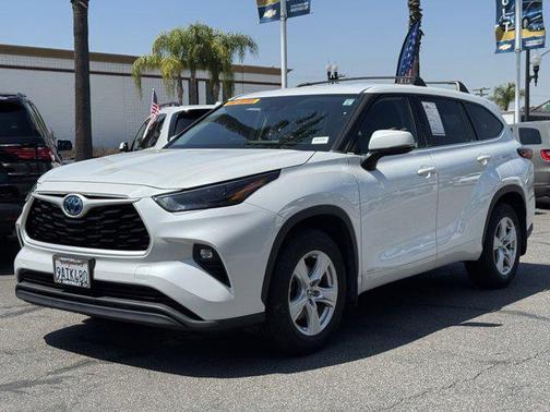 2022 Toyota Highlander Hybrid LE