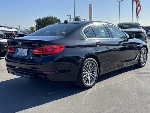 2019 BMW 530 530i