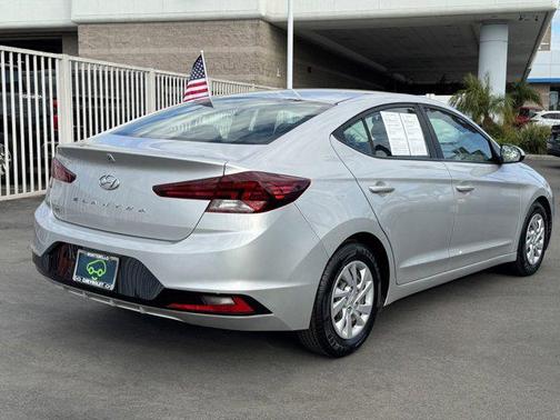 2019 Hyundai ELANTRA SE