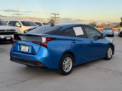 2021 Toyota Prius LE