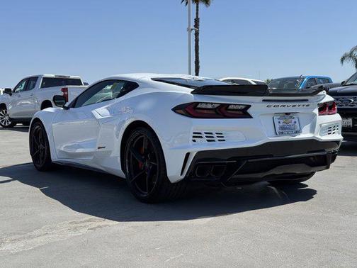 2025 Chevrolet Corvette E-Ray RWD Coupe 2LZ