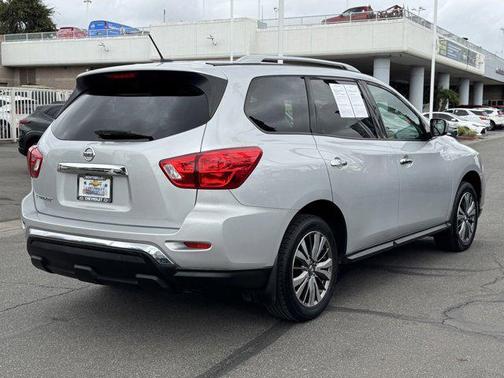 2018 Nissan Pathfinder S