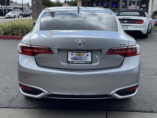 2018 Acura ILX Base