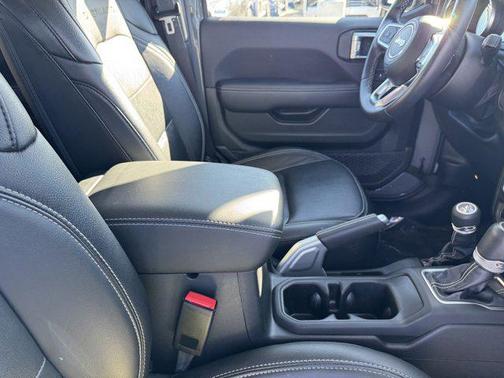 2022 Jeep Gladiator Overland