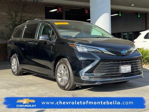 2022 Toyota Sienna XLE 8 Passenger