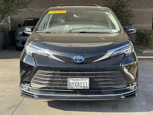2022 Toyota Sienna XLE 8 Passenger