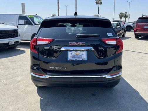 2022 GMC Terrain SLT