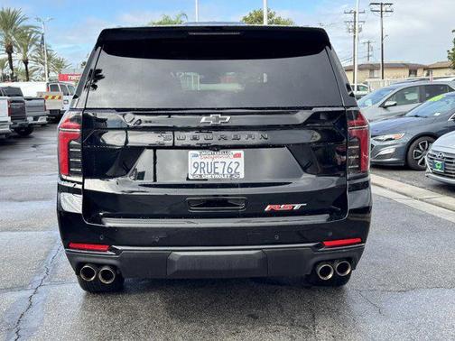 2025 Chevrolet Suburban RST