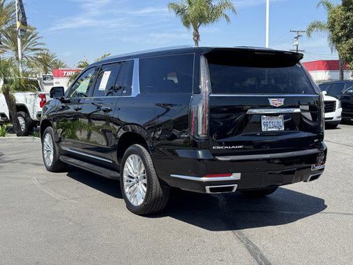 2025 Cadillac Escalade ESV Premium Luxury