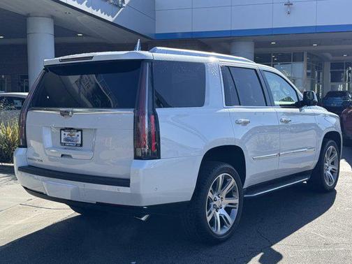 2017 Cadillac Escalade Luxury