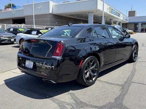 2022 Chrysler 300 S
