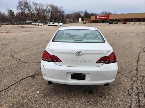 2008 Toyota Avalon XLS
