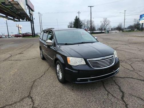 2014 Chrysler Town & Country Touring-L
