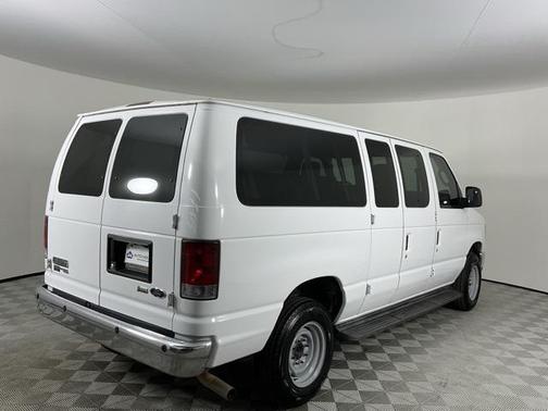 2011 Ford E350 Super Duty XLT