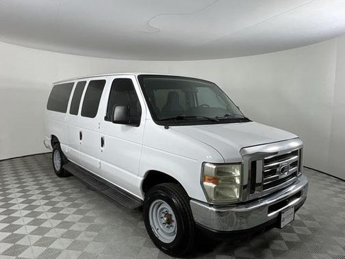 2011 Ford E350 Super Duty XLT