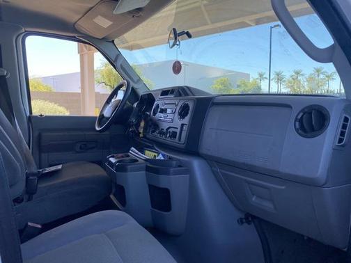 2011 Ford E350 Super Duty XLT