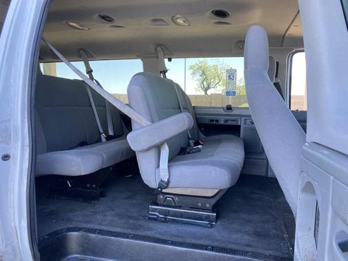 2011 Ford E350 Super Duty XLT