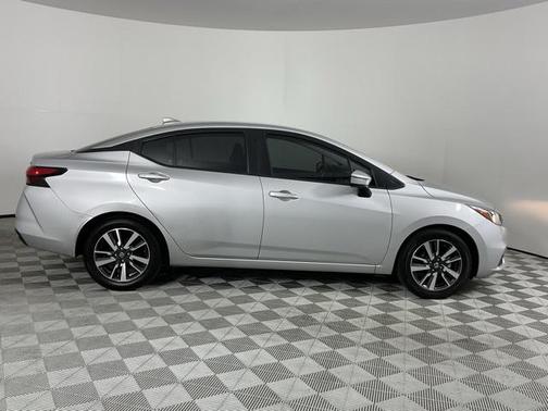 2021 Nissan Versa 1.6 SV