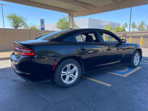 Pitch Black Clearcoat 2022 Dodge Charger SXT