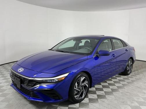 2025 Hyundai ELANTRA SEL