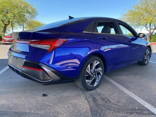 2025 Hyundai ELANTRA SEL