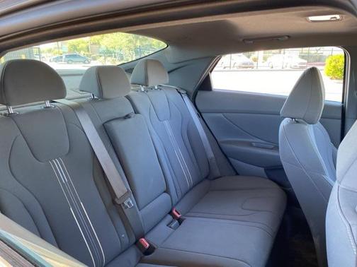 2025 Hyundai ELANTRA SEL