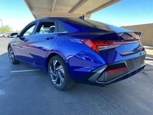 2025 Hyundai ELANTRA SEL