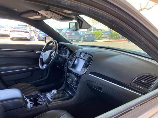 2019 Chrysler 300 S