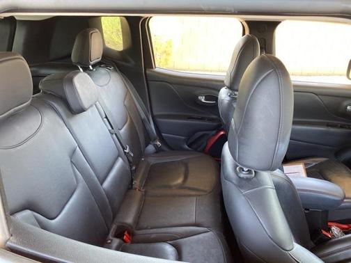 2017 Jeep Renegade Trailhawk