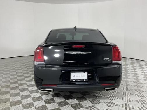 2019 Chrysler 300 S