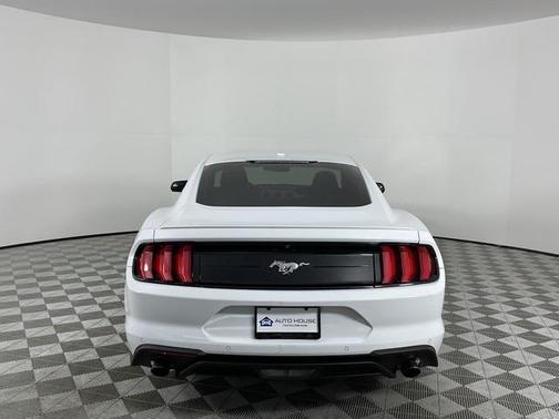 2020 Ford Mustang EcoBoost