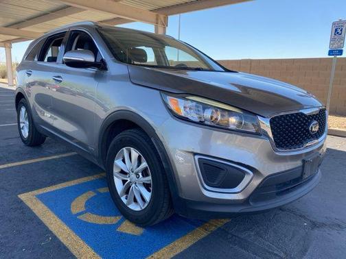 Titanium Silver 2017 Kia Sorento LX