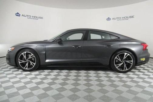 Photo 2 of 27 of 2022 Audi e-tron GT Prestige
