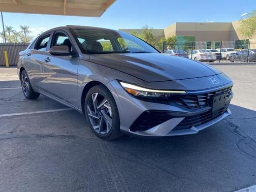 2025 Hyundai ELANTRA SEL