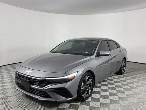 2025 Hyundai ELANTRA SEL